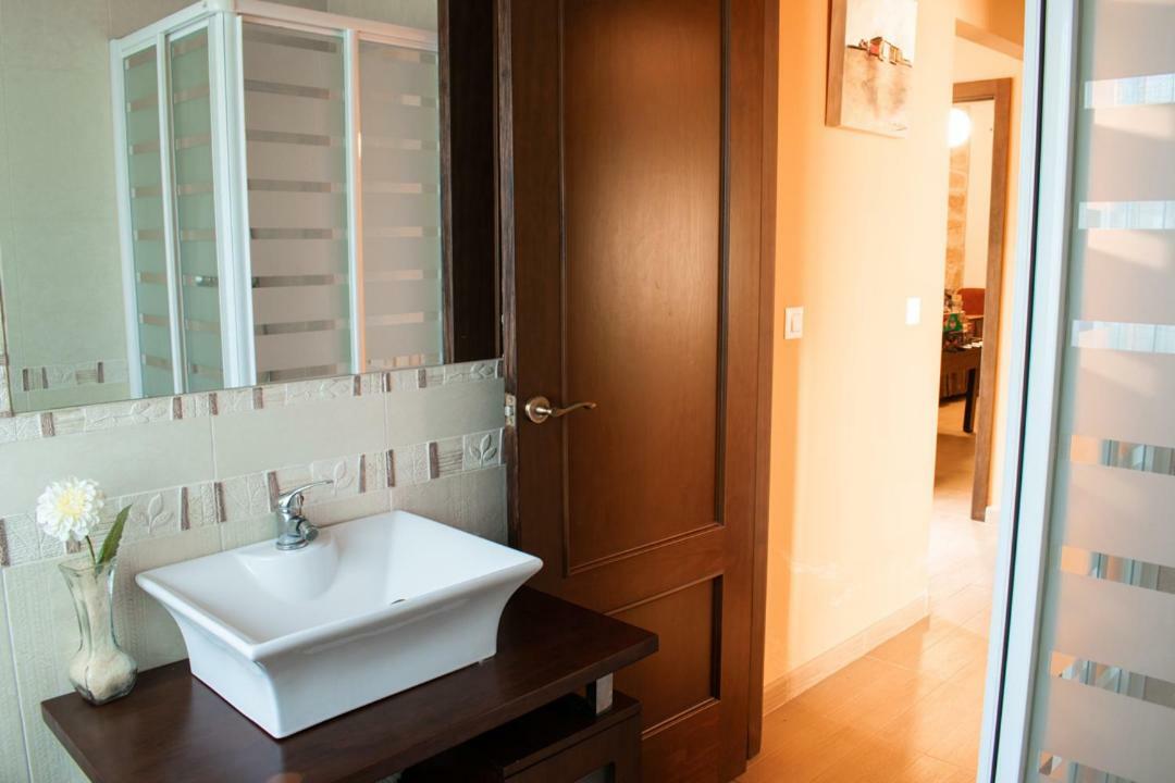 Casa con piscina de agua salada Villa Pepucho 1 Cordova Esterno foto